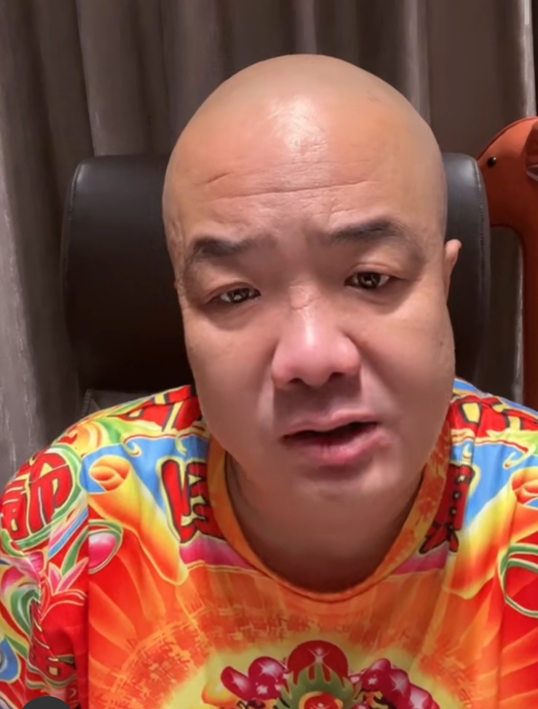 二次元刀哥好几天没直播,被水友说是不是本人?原来是跑去……旅行了!