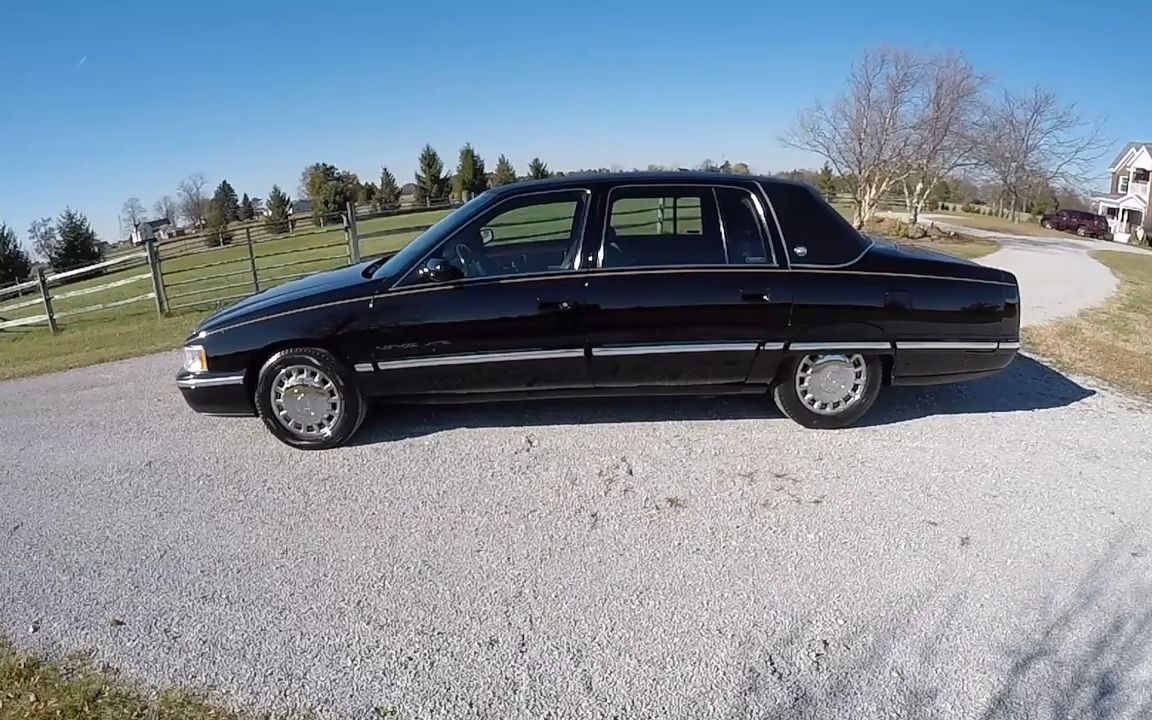 90年代末期稀有的特製美式高级轿车- 1999 凯迪拉克(cadillac)