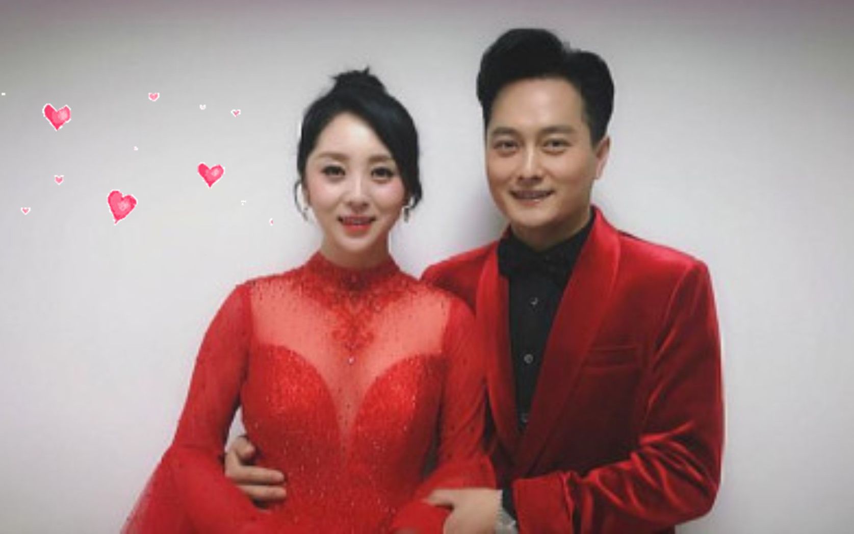 云飞二婚妻子首曝光,没想到竟是内地著名女歌手,真是郎才女貌呀