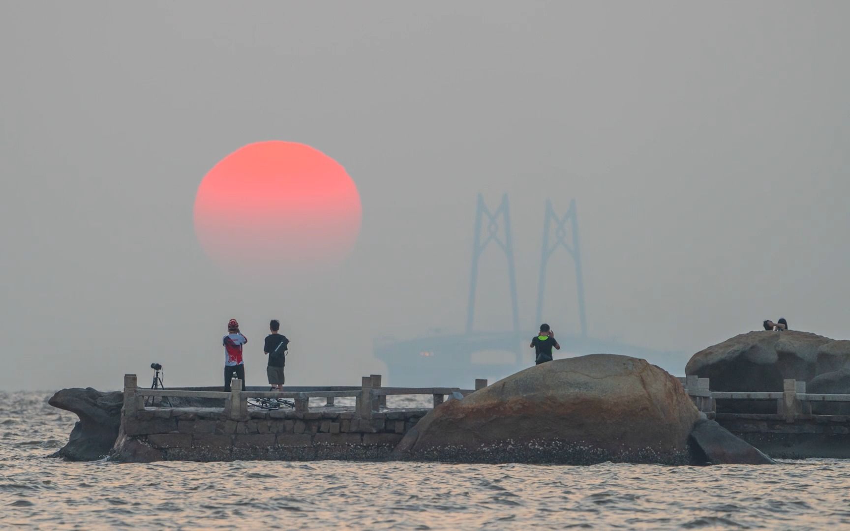 [图]一定要来珠海看一场海上日出