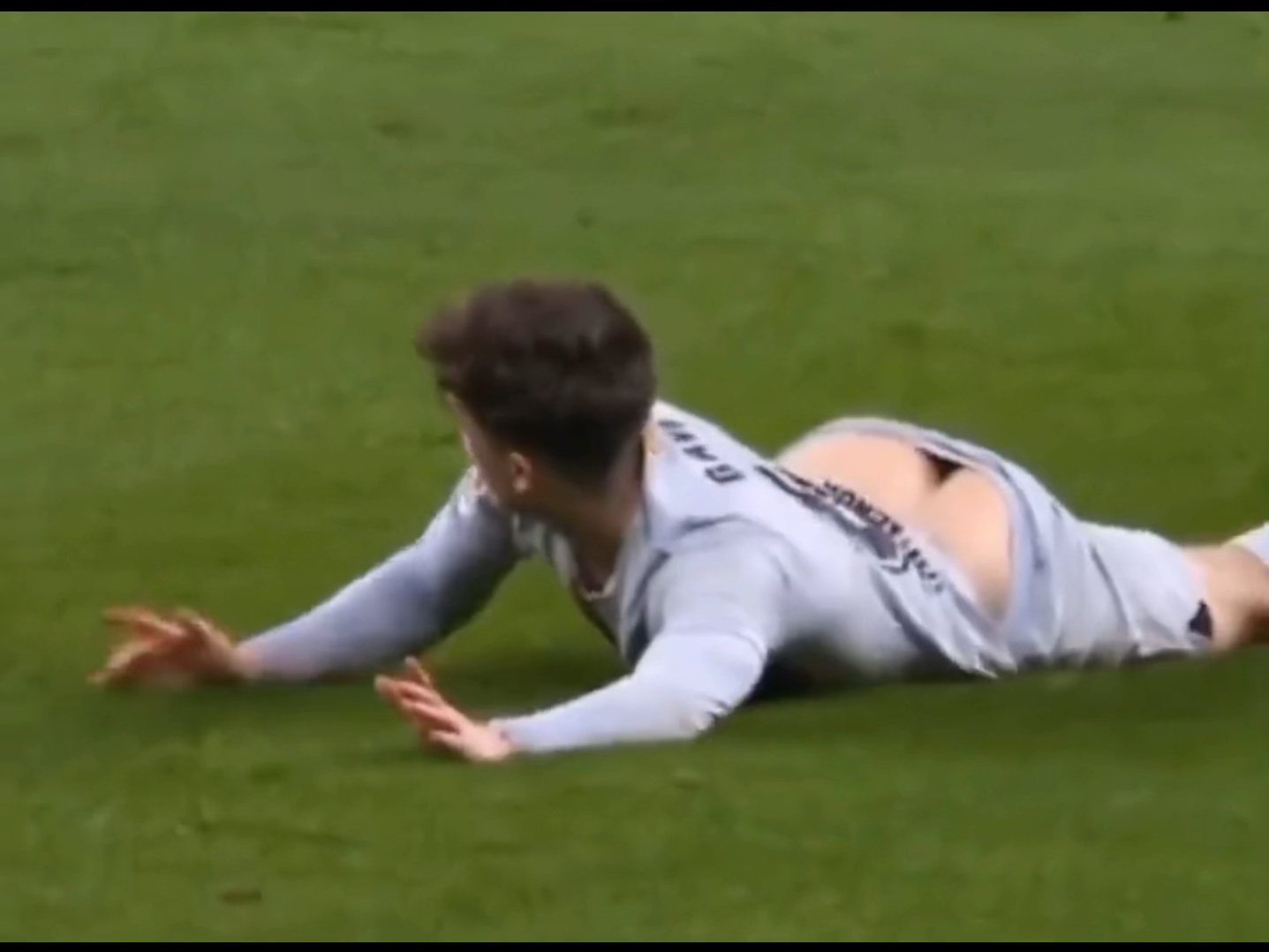 请问球场上勾引对手会被红牌罚下吗