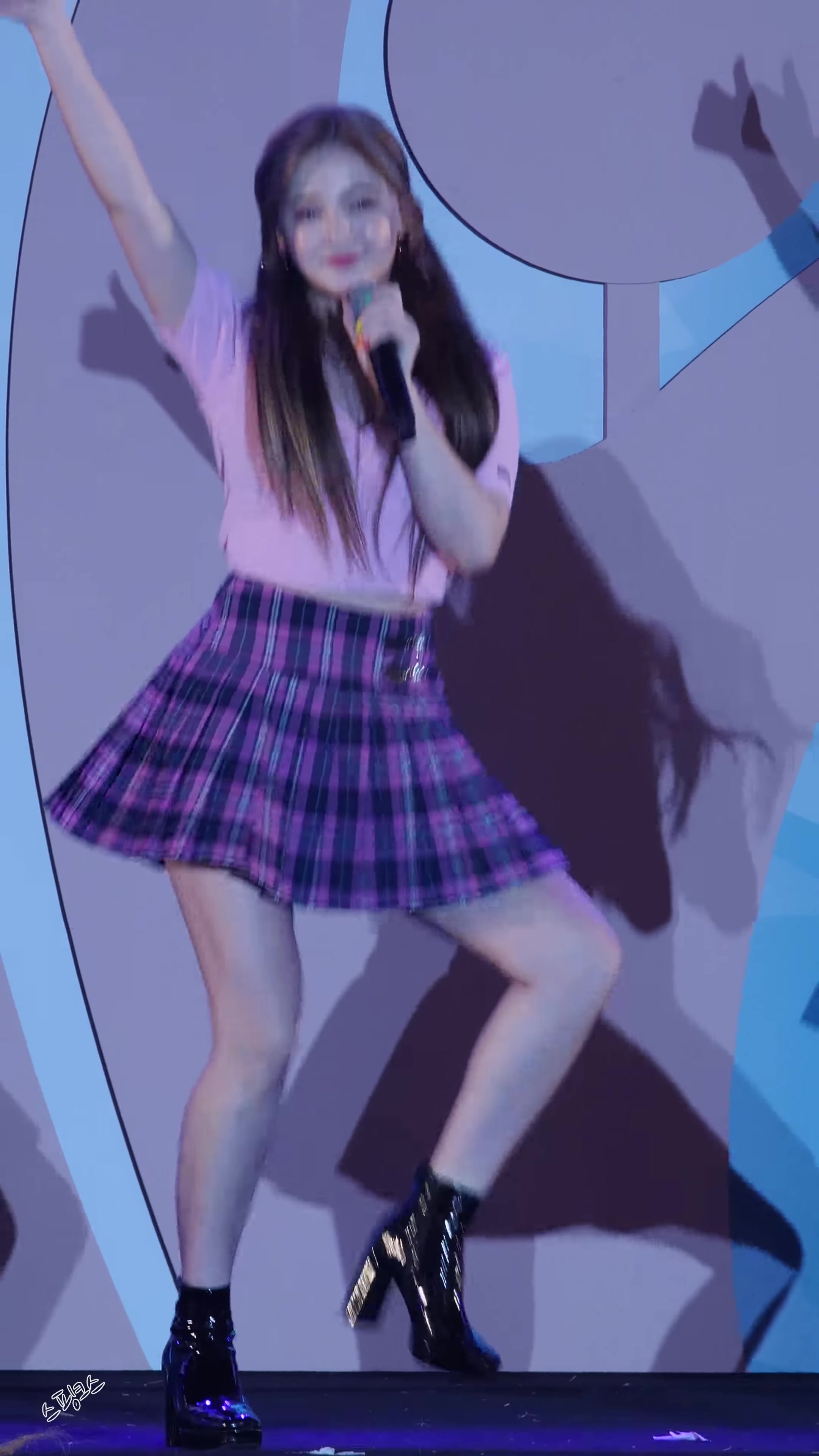 2019最新现场饭拍韩国女团momoland美女性感火辣热舞 4k高清