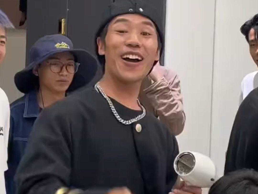 诺米的表哥呼叫诺米:枪打出头鸟到底该怎么读?