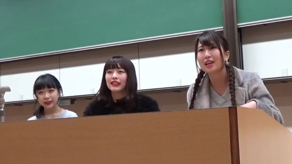 [图]#110ｶﾚﾌｪｽgirl＇s in 商大祭 兵庫県立大学神戸商科キャンパス学園祭で「商大コレクション！」 11月2日の収録放送です。JC編集長Rinkaと一