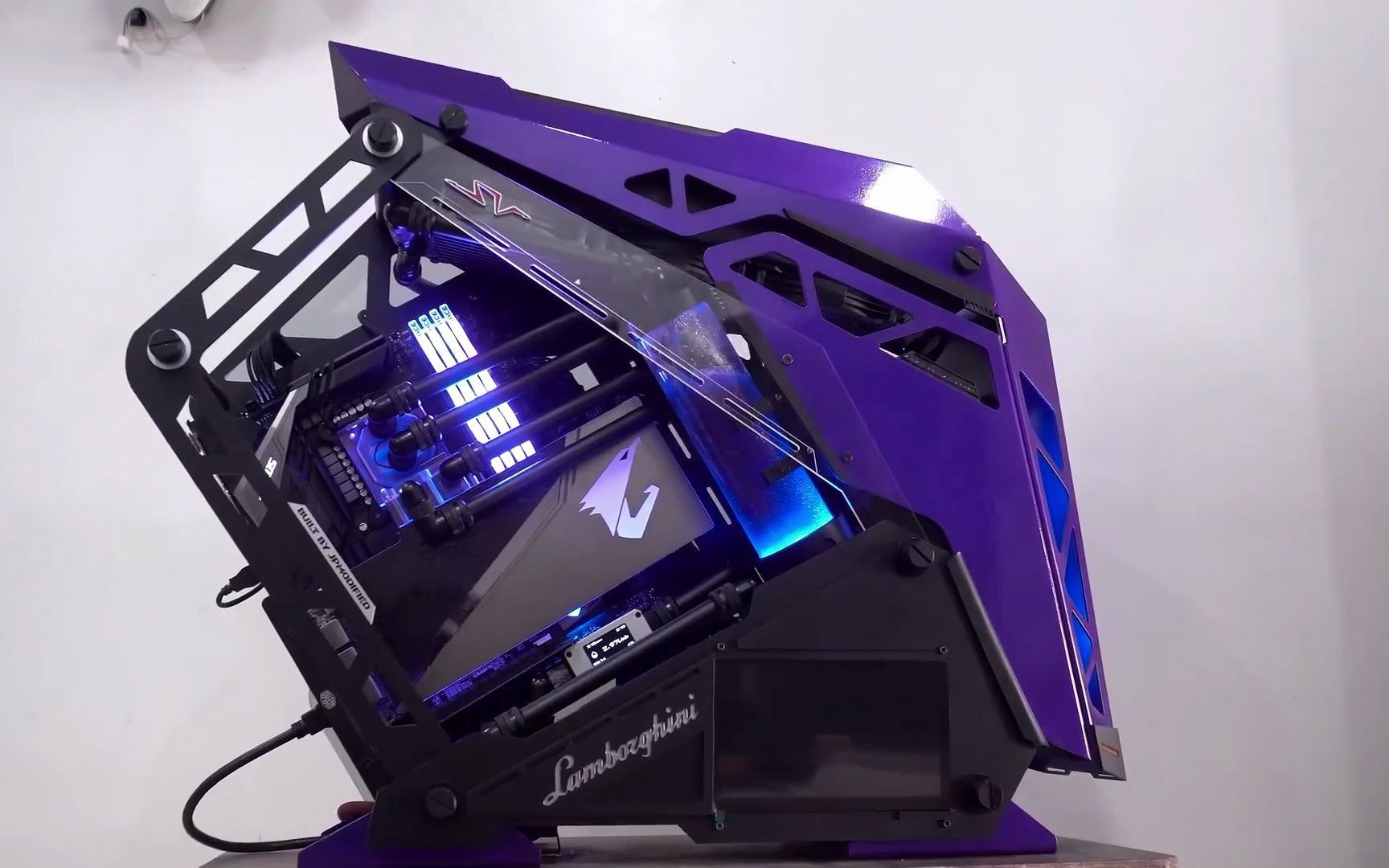 组装电脑欣赏兰博基尼主题深度定制骨伽征服者