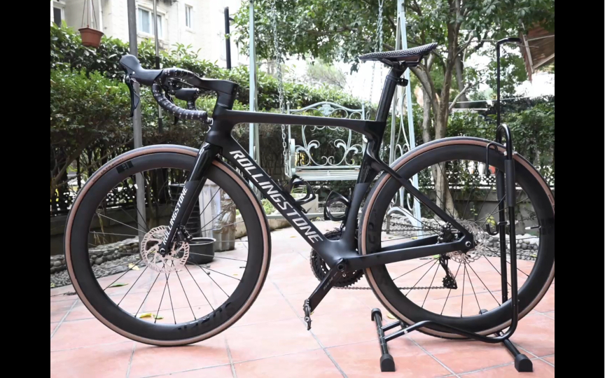 喜提新车 滚石隐藏者105油碟全碳公路车