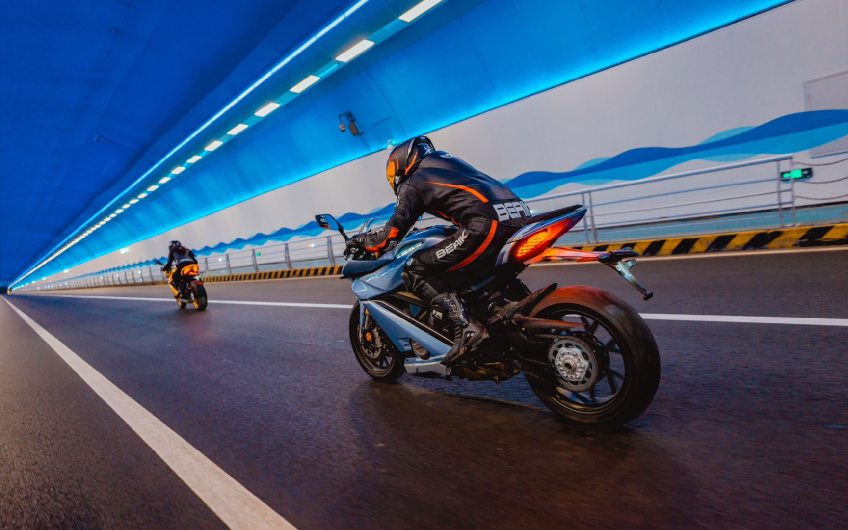 看完后你会不会爱上国产最帅仿赛k750,不要让世俗的眼光阻碍你前进的