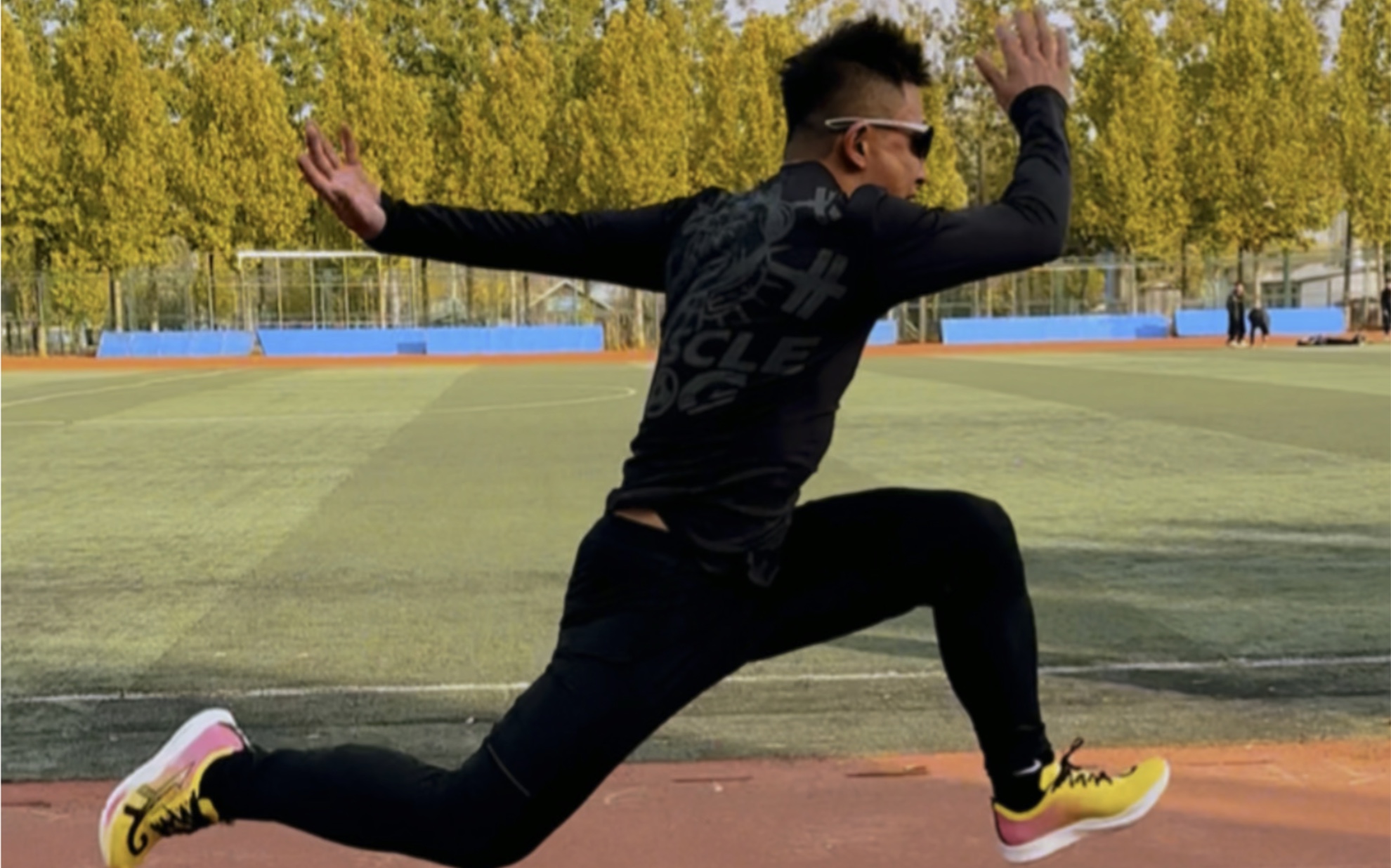 突然自己 下次会更好!100m跨步跳你多少步能跳完?