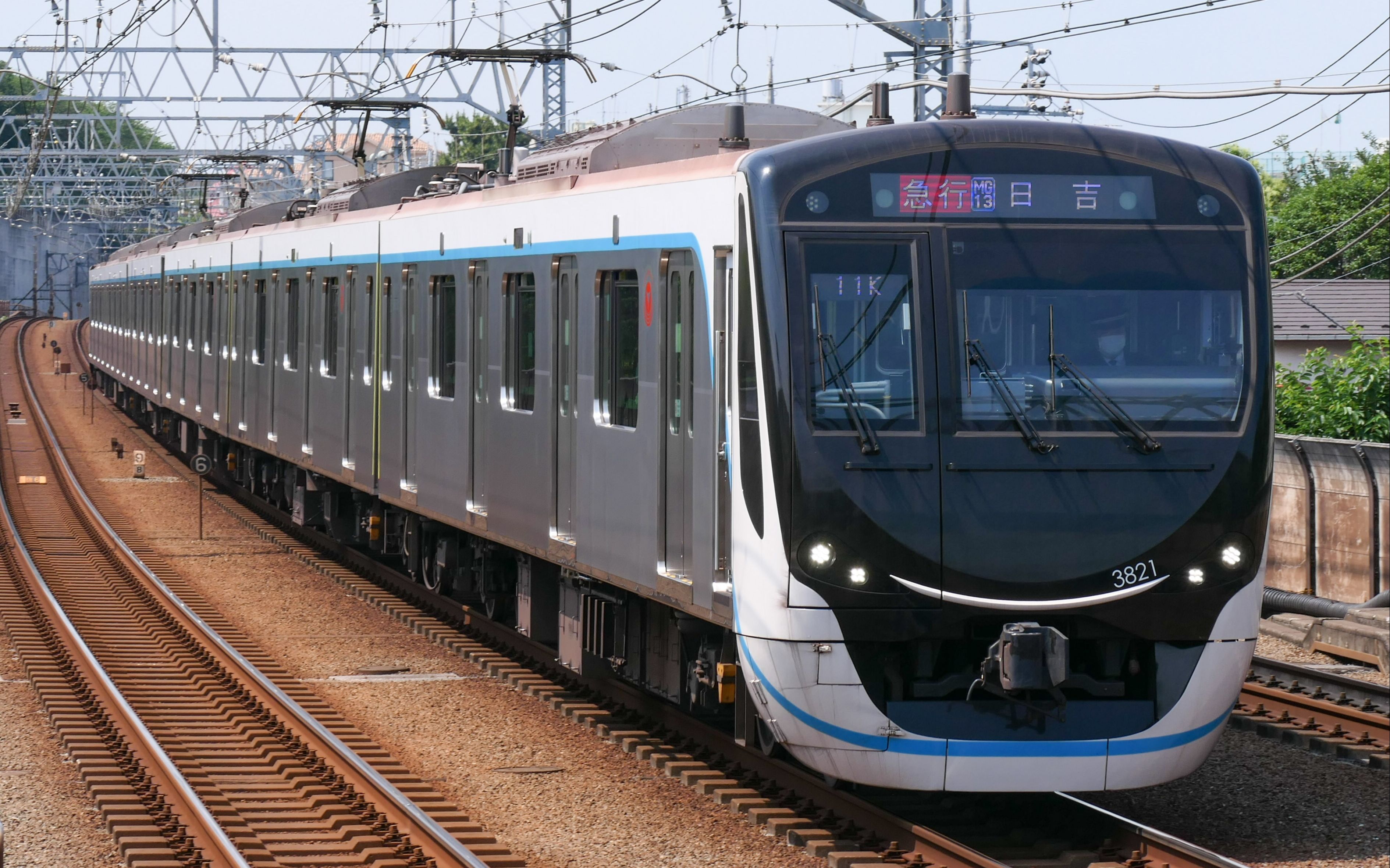 东京地铁南北线列车图片