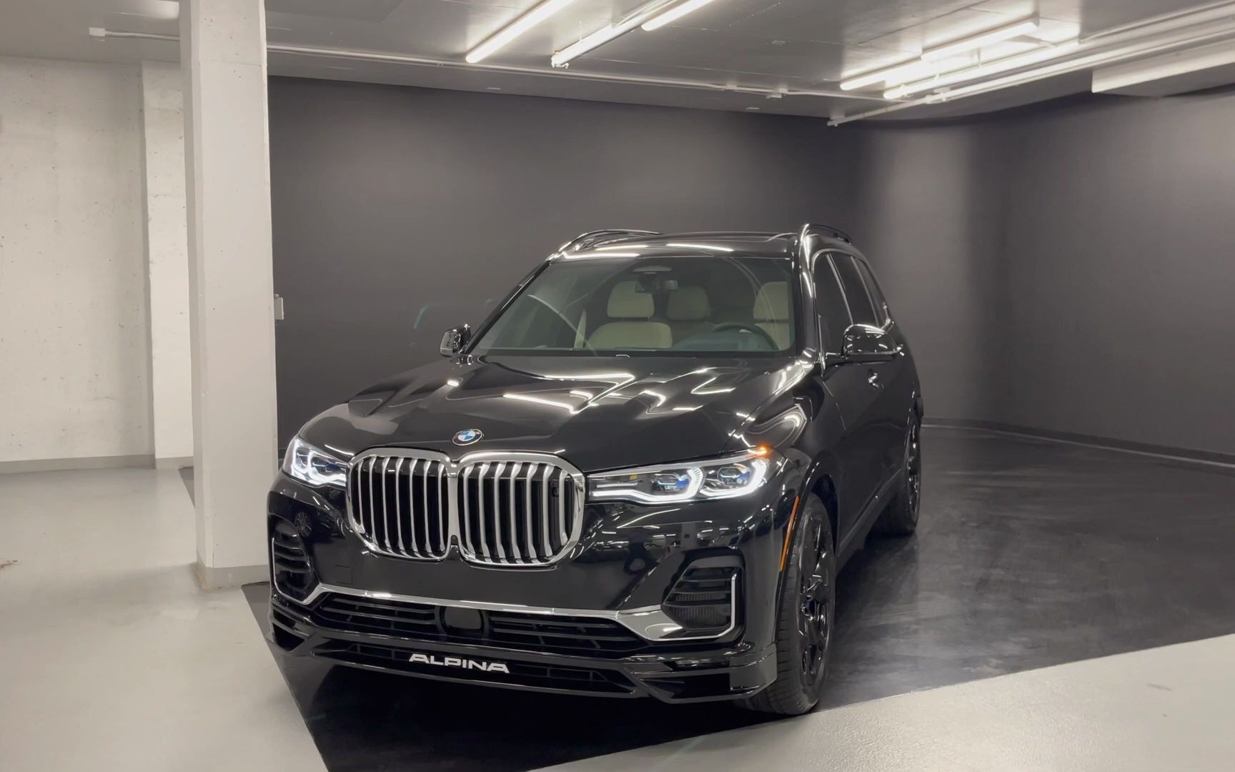 2021款宝马alpina xb7 测评