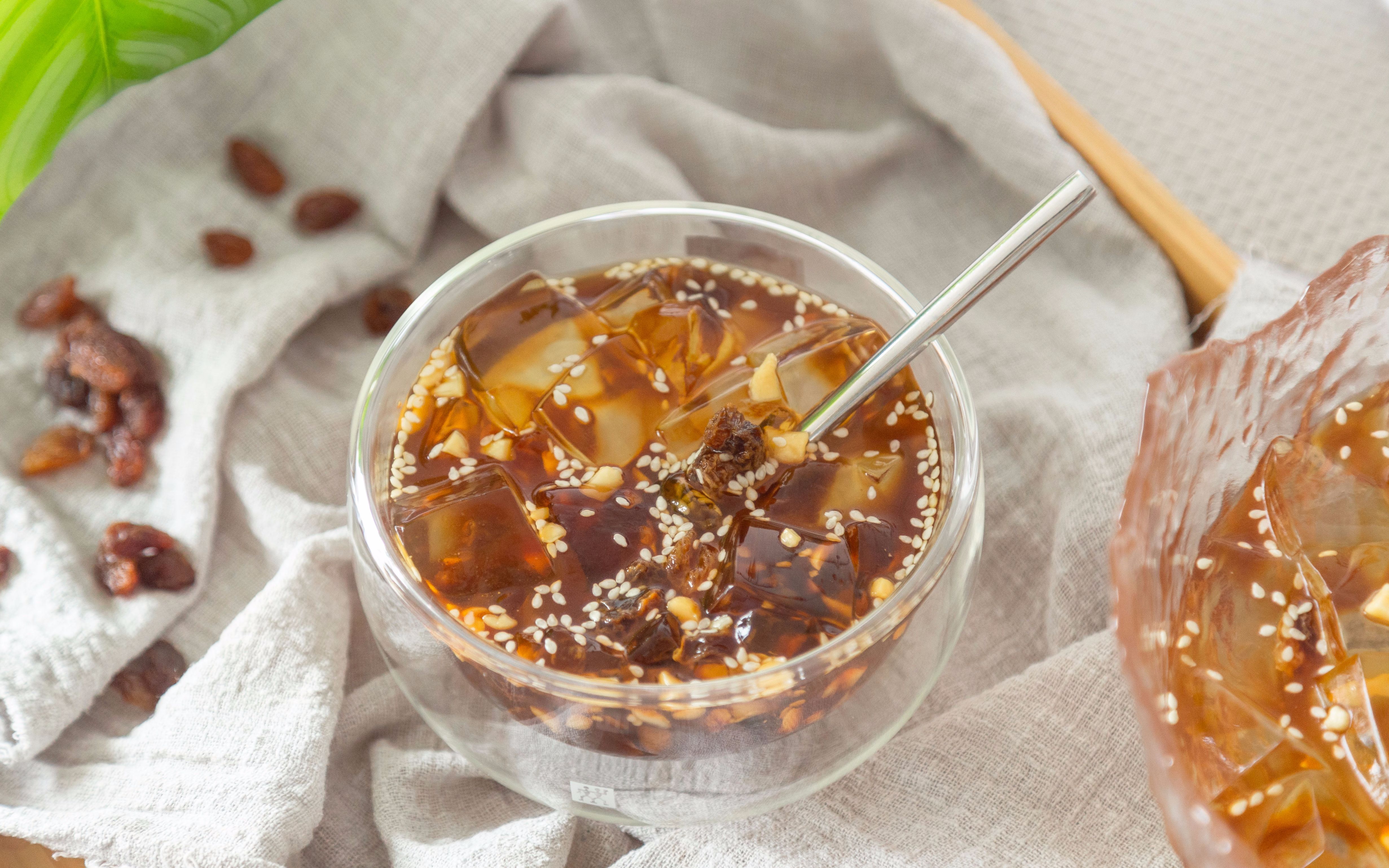 1分钟学会超级简单快手的美食《红糖冰粉》,老人孩子都爱吃的美食