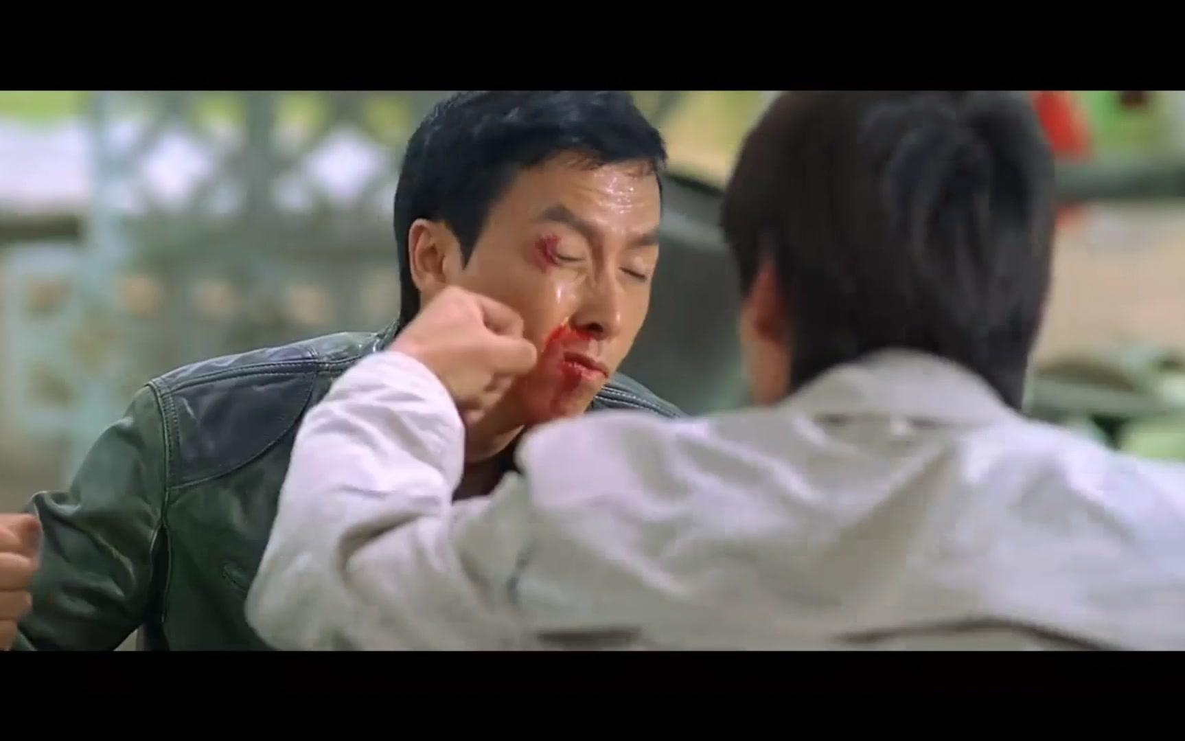 [那些经典的打斗场面-邹兆龙vs甄子丹]大师兄你的空手道呢?