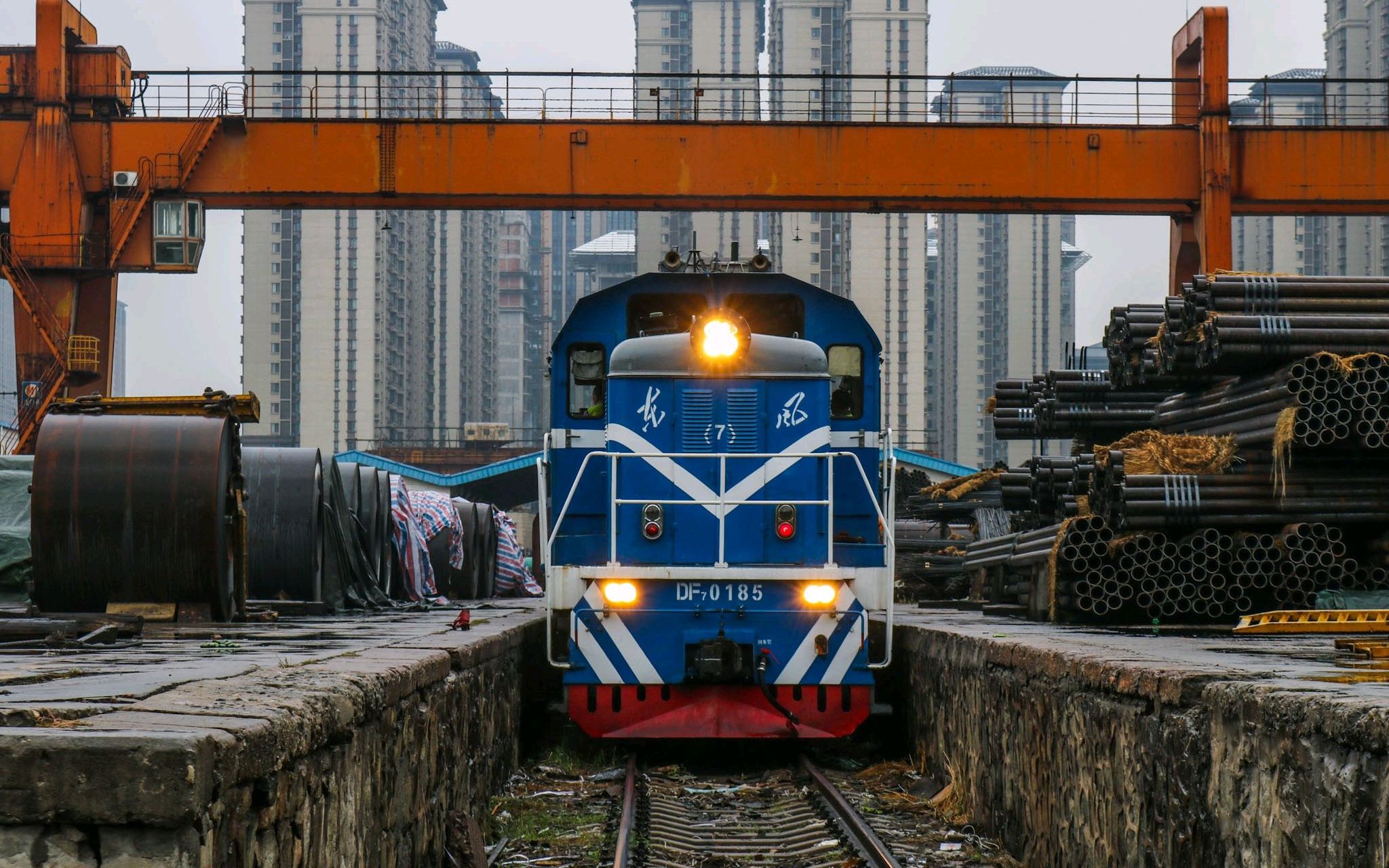 解说湘钢铁路专用线的火车