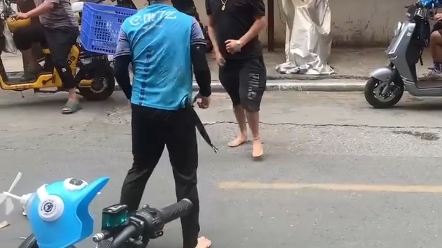 外卖小哥大战－街头霸王－真人快打－热血格斗，顾客：肚子好饿，外卖为什么还没到…