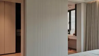 别墅卧室 ：双口袋门打造主卧洄游动线