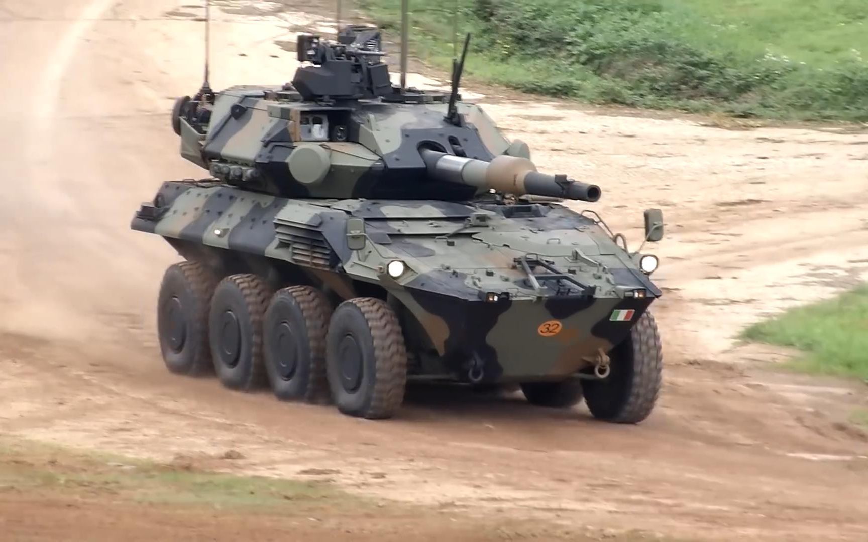 意大利 半人马座坦克歼击车 场地演示
