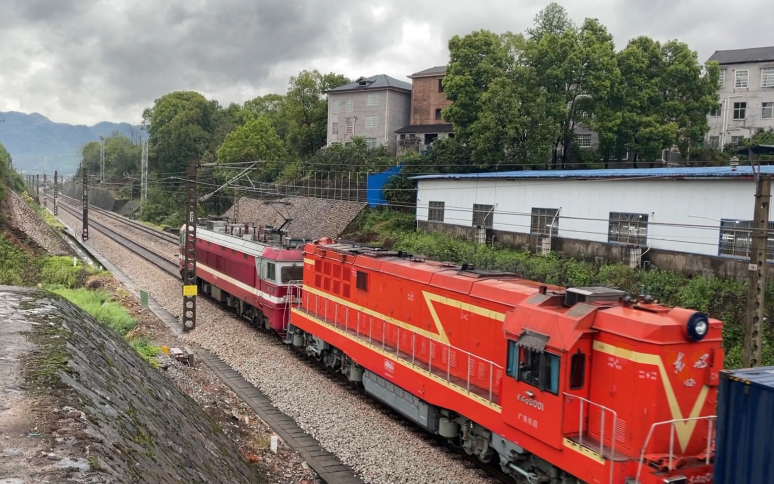 焦柳线武局襄段ss6b1069回送中国铁路第一台df12型内