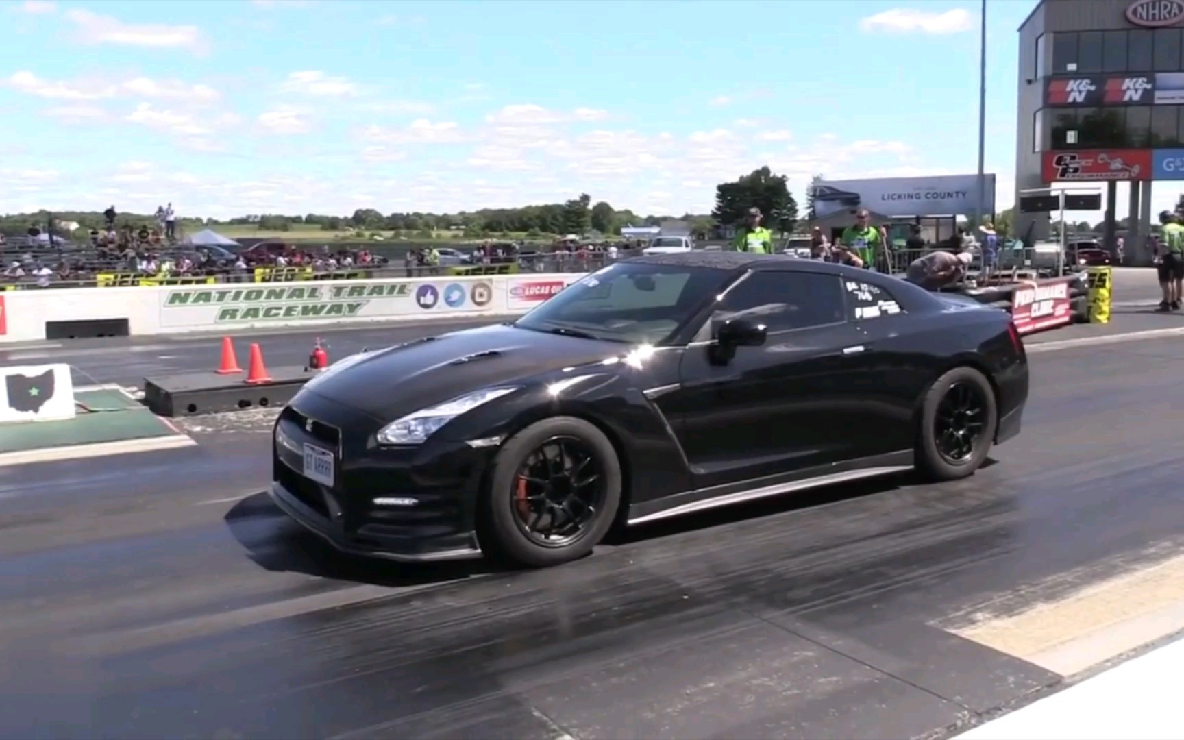 活动作品r35nissangtr直线加速