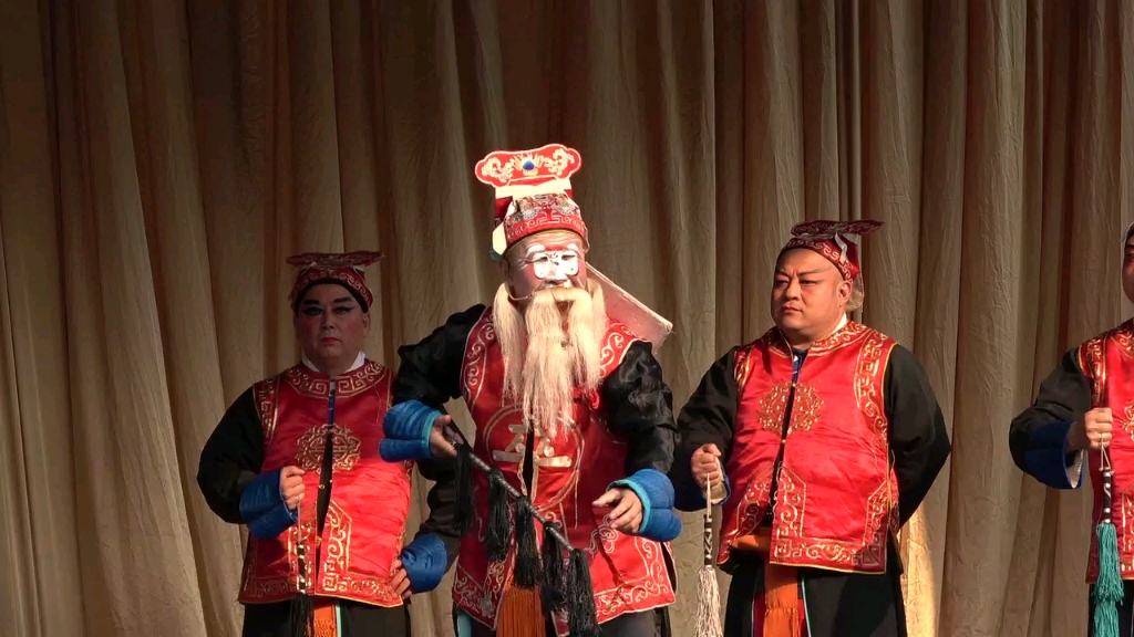 晋剧演出走山背包人来了