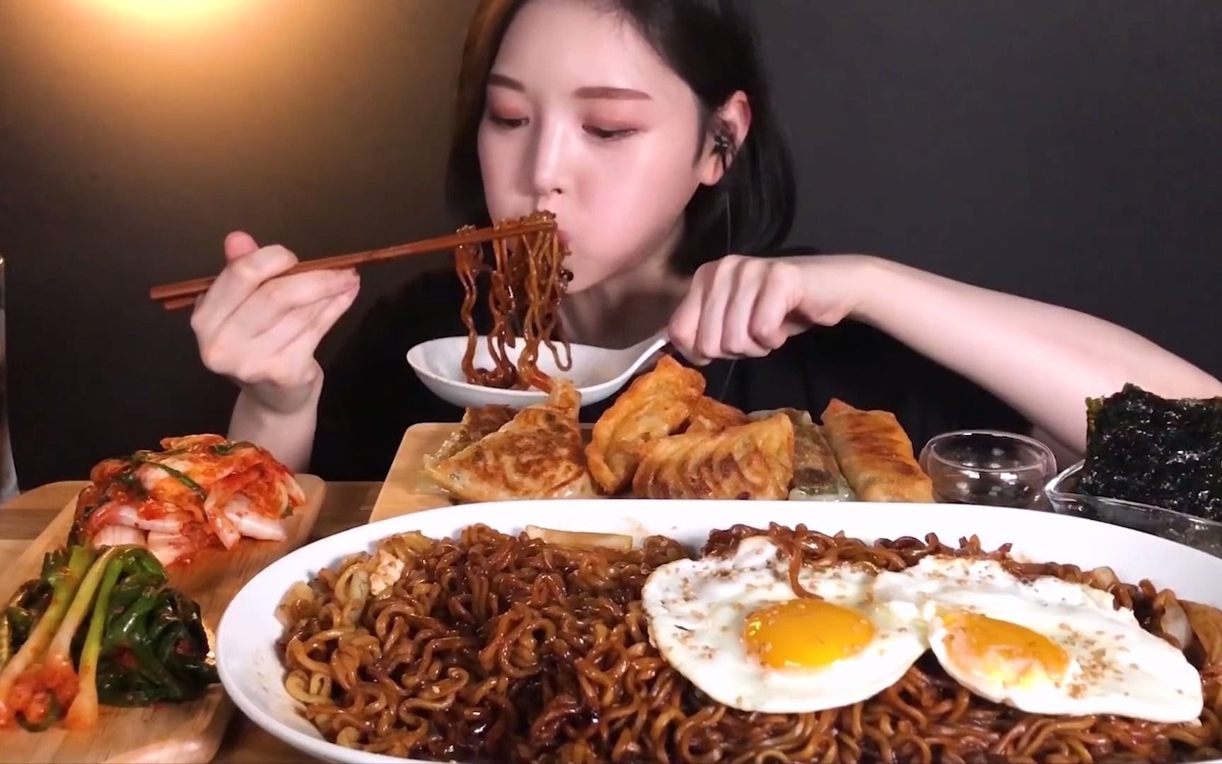 看着直流口水,大口吃面真的太香了!