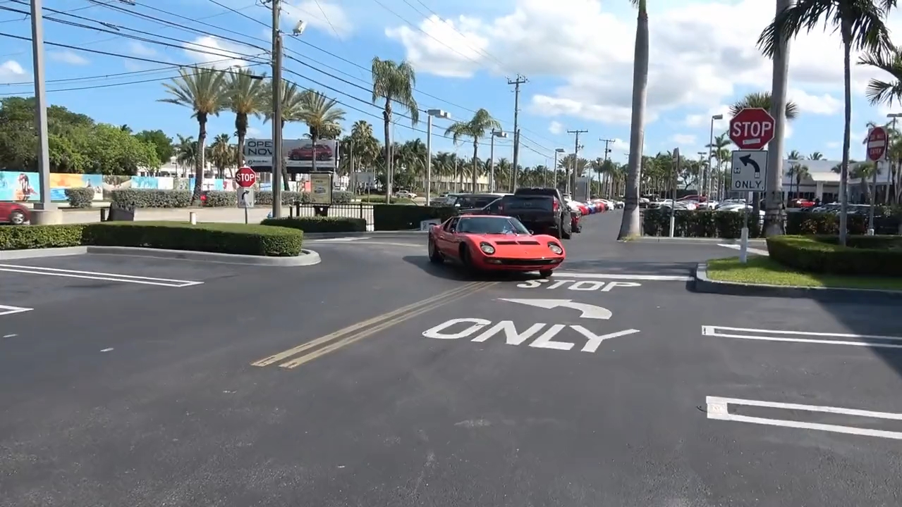 跑车鉴赏,实拍2020款兰博基尼urus,svj和huracan,颜值太高了吧!