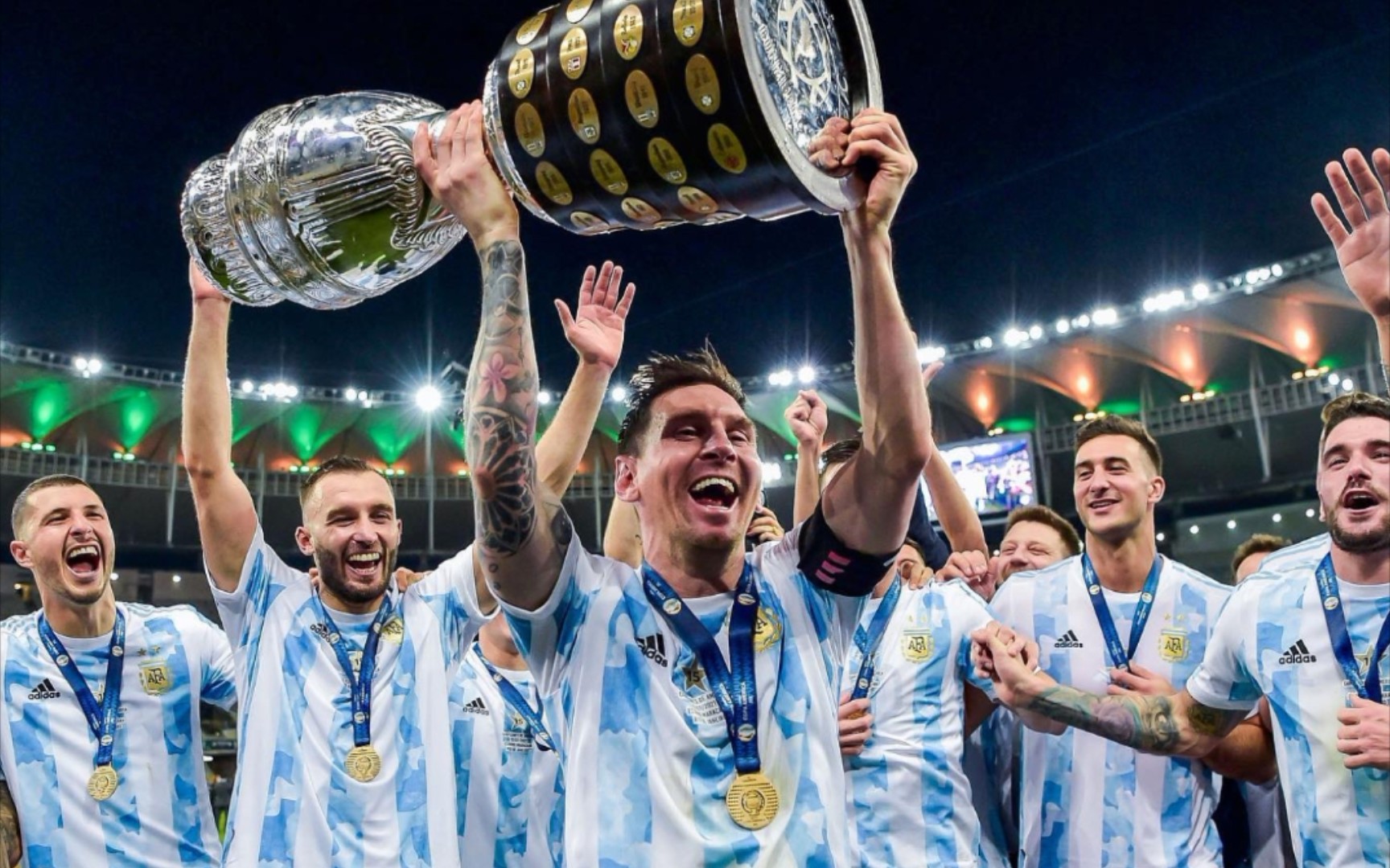 阿根廷美洲杯夺冠,梅西!泪目了,泪目了