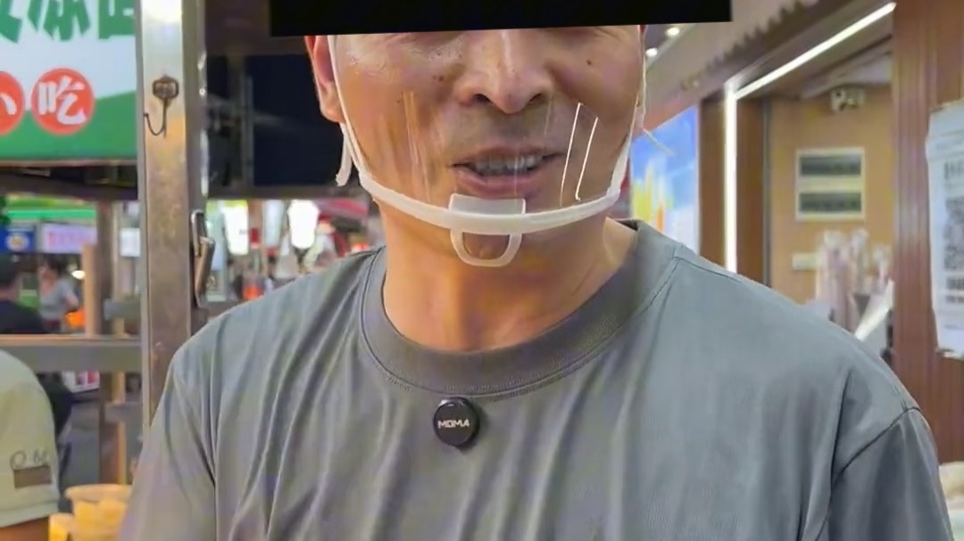 摆摊加盟请演员把自己请倒闭了，杆菌又卫生炸猪排海报