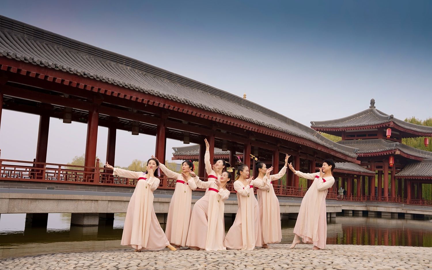 【启舞】丽人行(大唐芙蓉园)_哔哩哔哩 (゜-゜)つロ 干杯~-bilibili