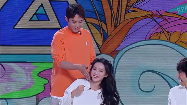 孟子义惹谁不好非惹梁靖康被抹锅灰还得扭秧歌笑翻全场