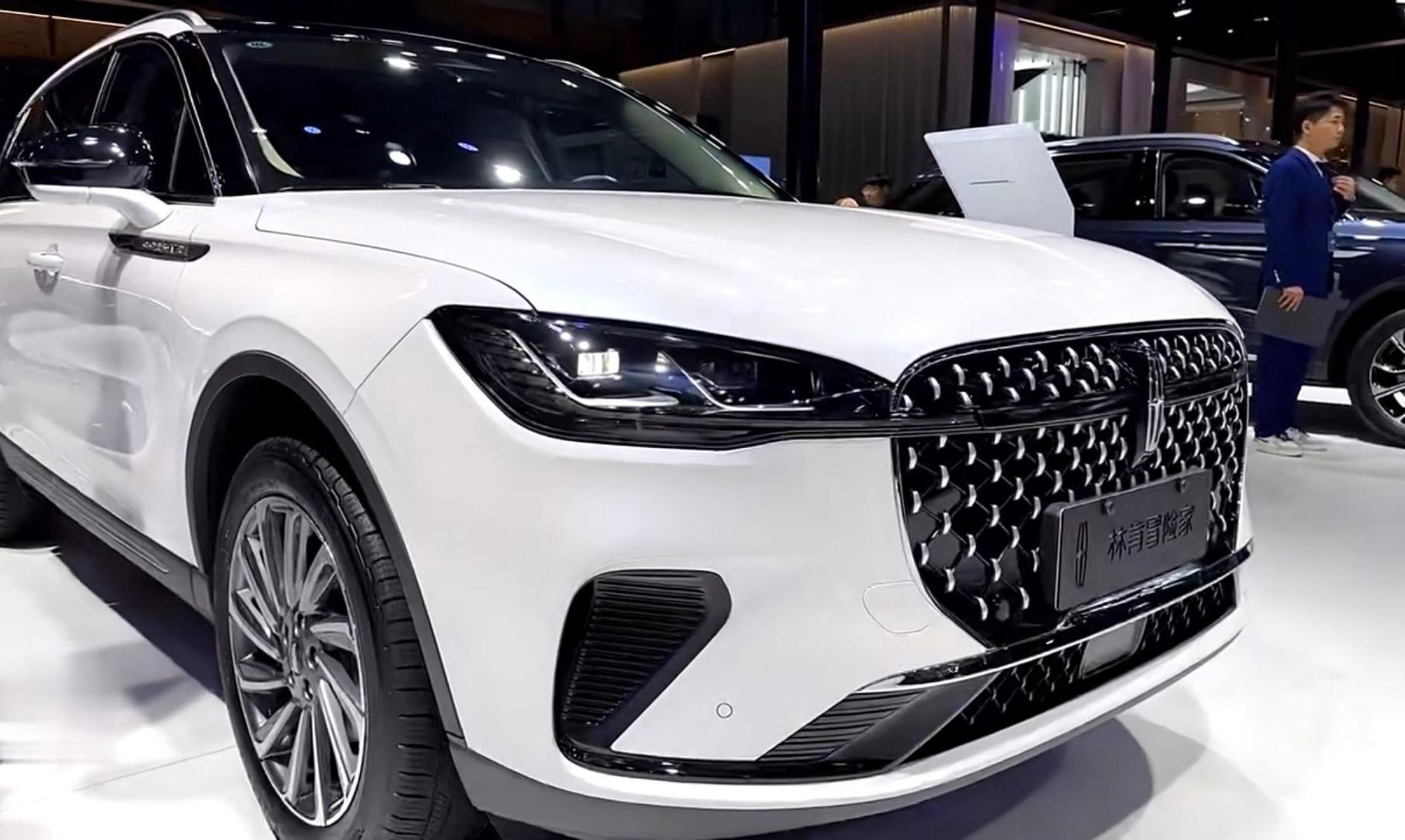 配2.0t 8at爆261马力,还看啥奥迪q5l #林肯冒险家 #新车抢先看 #suv