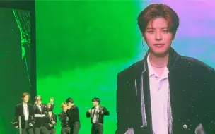 Download Video: 【straykids/金昇玟】富家公子哥是不需要自己整理衣服的 金小狗你知道你自己有多帅吗 ？