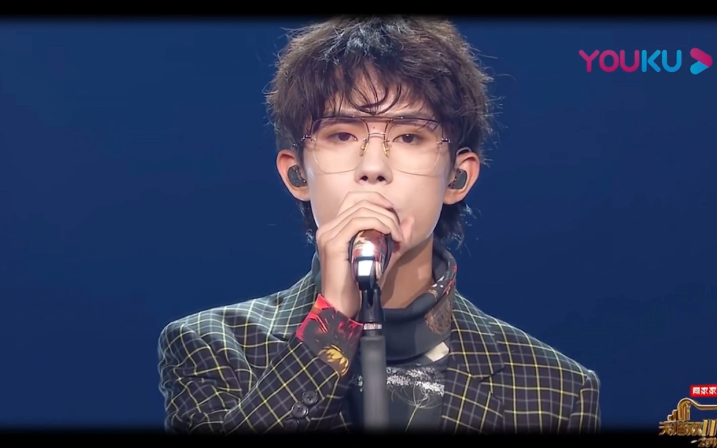 【易烊千玺】眼镜杀《fall》 无限循环 高清纯享版!