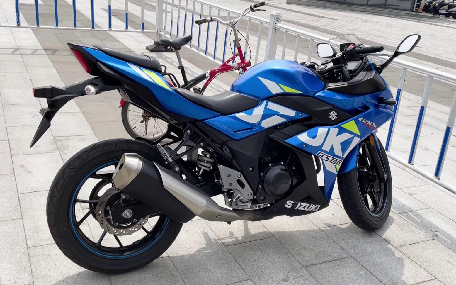 活动  停车场偶遇铃木小小r-gsx250