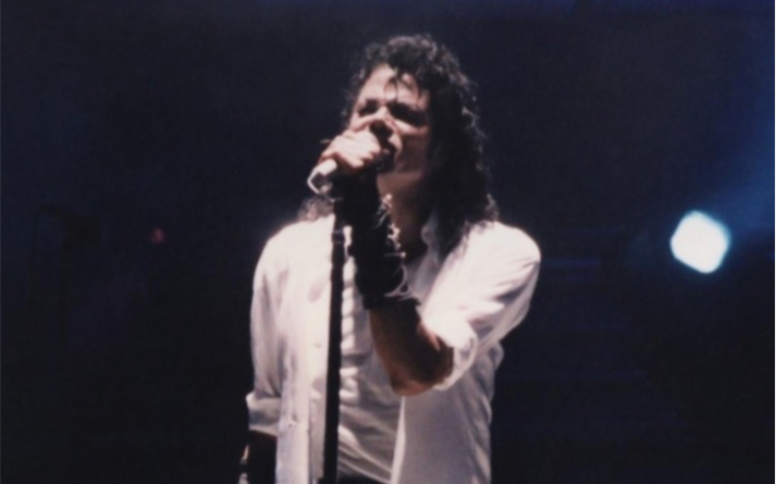 [图]賣弄風騷的迈克尔杰克逊 Michael Jackson Dirty Diana live in Rome 1998