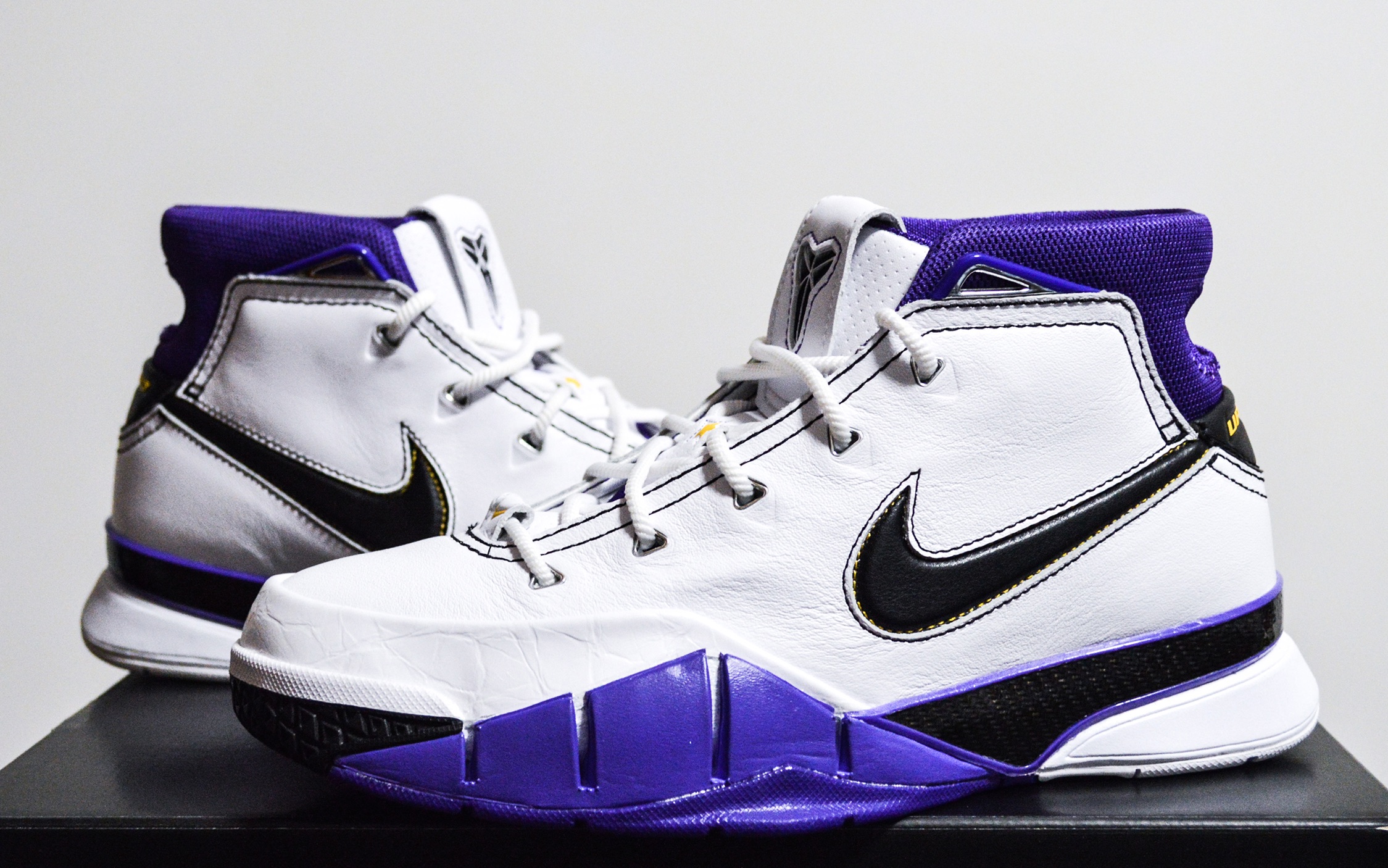 kicksvision // zoom kobe 1最经典的81分配色复刻回归,抢先入手带你