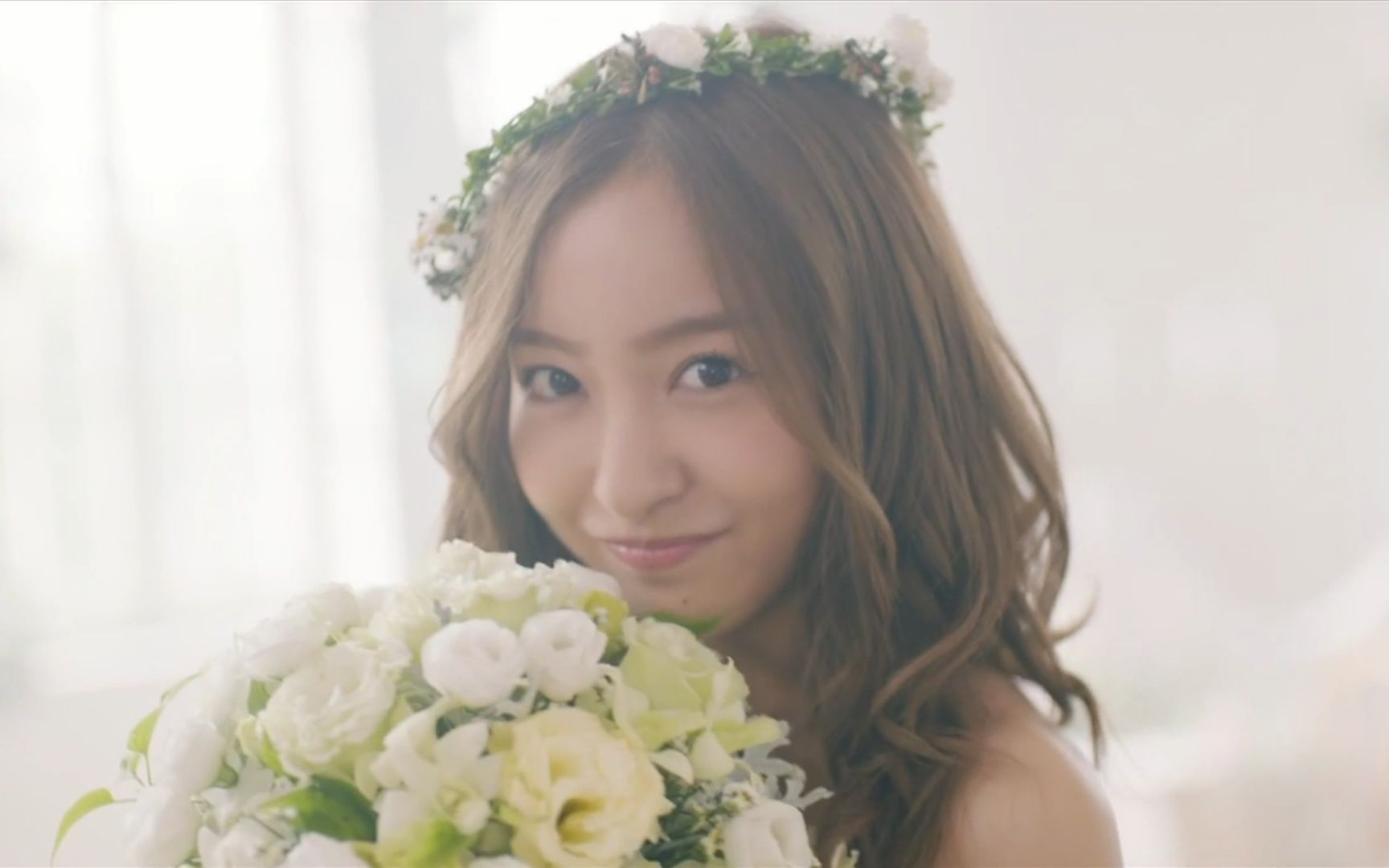 【板野友美】穿着婚纱美如画的虎牙!