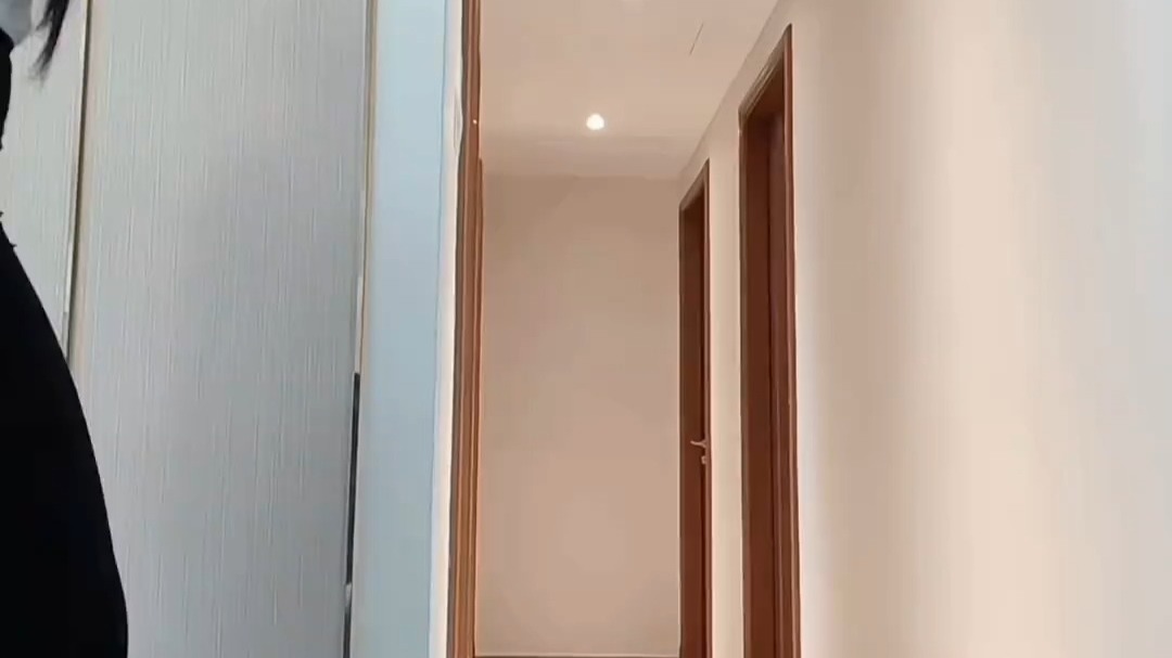 @Yuumi 工作服下面藏着什么 1080P