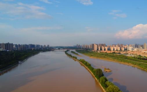 航拍咸阳渭河,雨后的渭河景色浑然