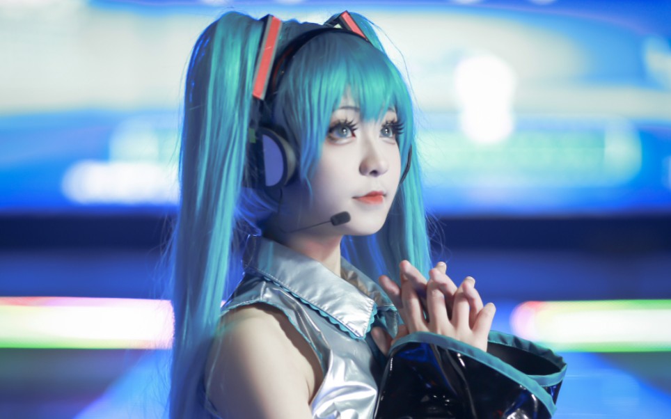 【桃】一不小心变成世界第一的公主殿下啦!|初音未来公式服cos正片