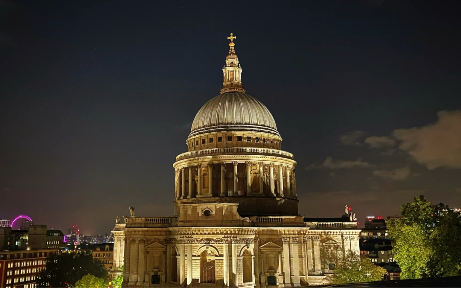 圣保罗大教堂夜景