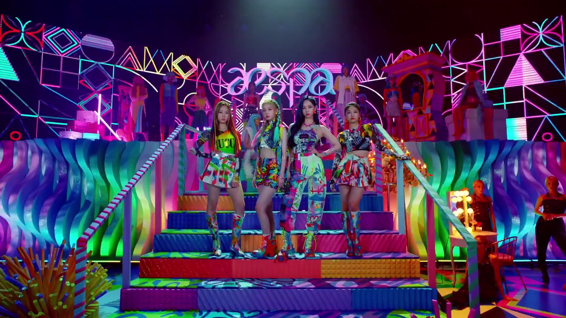 【aespa】出道曲《black mamba》初舞台公开!