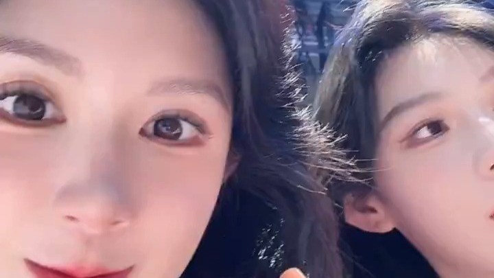 双胞胎芊语芊寻