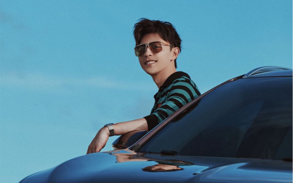 活动  【邓伦】邓伦爱车奔驰大g落满灰尘 石家庄粉丝喊话:伦哥快点