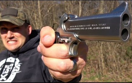 世界上最小的手炮. 45-70德林加手枪