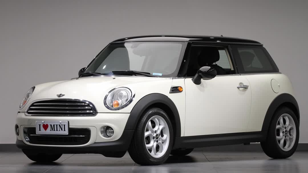 胡椒白三门r56 mini 2011款 1.6l cooper fun 2013年1月上牌4.