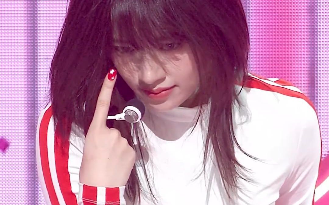 kitsch 安宥真直拍换装竖屏超清