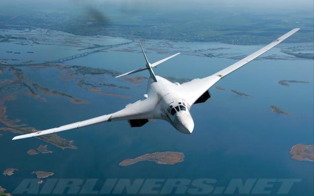 【gta5最新轰炸载具】图160白天鹅机动战力展示_哔哩哔哩 (゜-゜)つロ