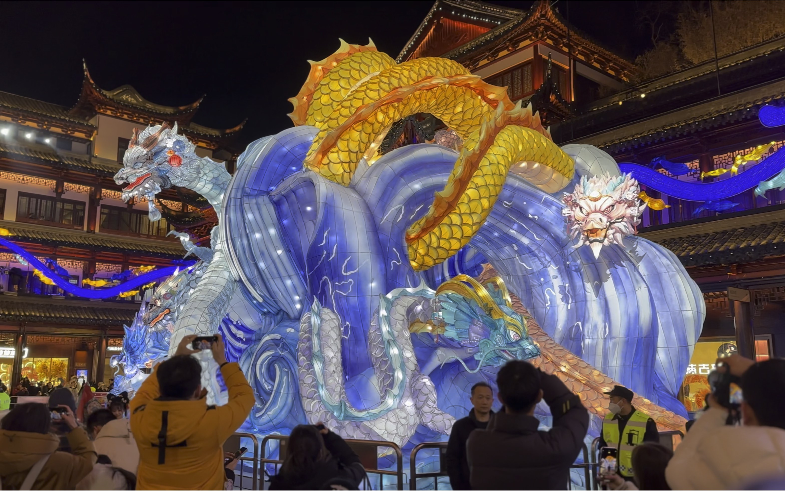 这一波的上海豫园灯会真的赢麻了,太震撼