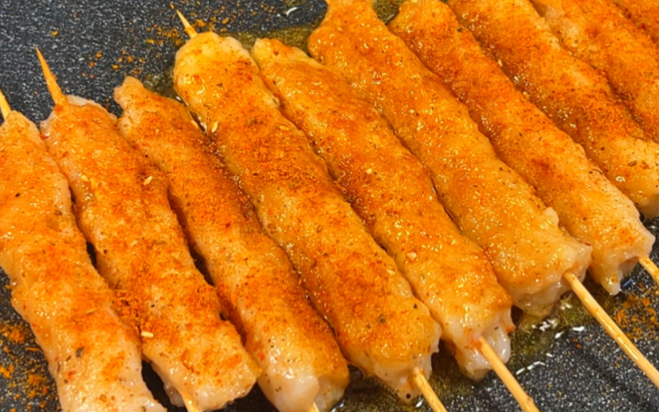 夏天的夜晚怎么能少的了烤串虾滑呢!