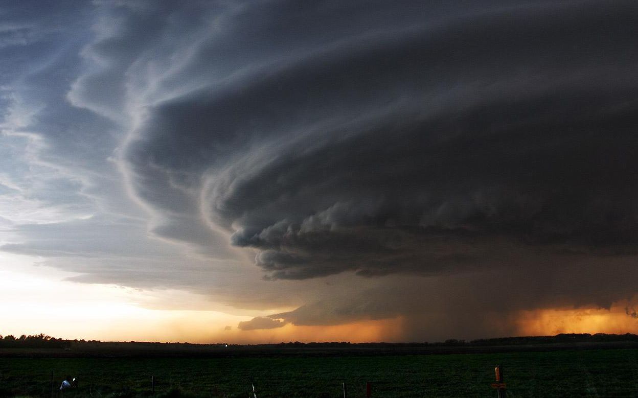 可怕的龙卷风,更可怕的人类